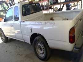 1999 TOYOTA TACOMA, WHITE, SR5, EXTD CAB, 2.4L, AT, 2WD.   Z26331